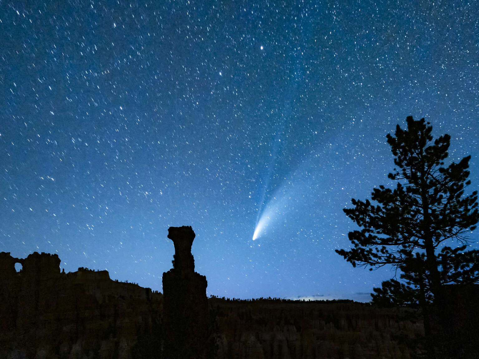 Comet Chasing in Utah’s Canyon Country OM SYSTEM